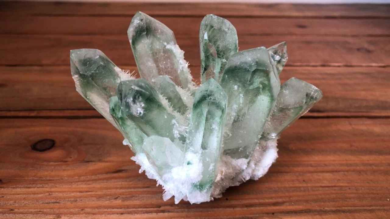 Chromium Quartz: 5 Amazing Healing Properties & Uses