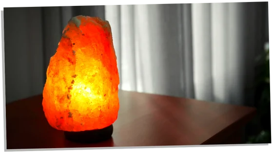 Himalayan salt lamp