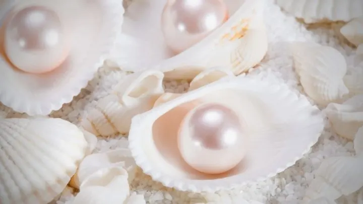 Image of pearls and their symbolism